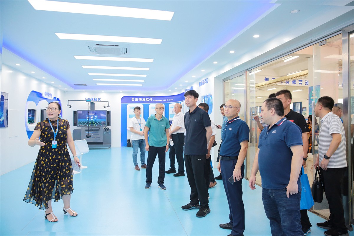 深圳風(fēng)向標(biāo)教育資源股份有限公司 深圳風(fēng)向標(biāo)教育資源股份有限公司