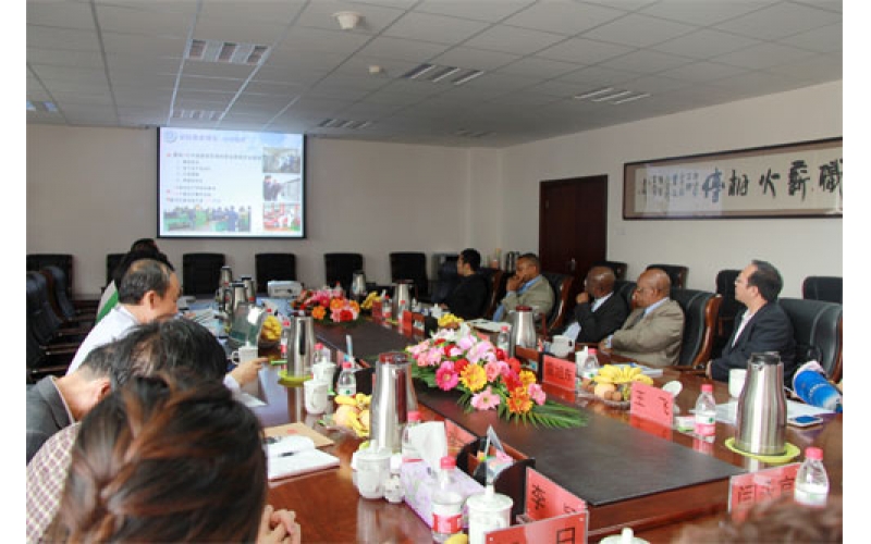 贊比亞教育部部長(zhǎng)一行來(lái)我司參觀考察