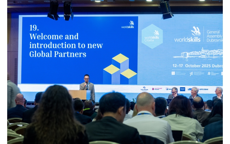 國(guó)際動(dòng)態(tài) - 風(fēng)向標(biāo)正式簽約成為世界技能組織全球行業(yè)合作伙伴